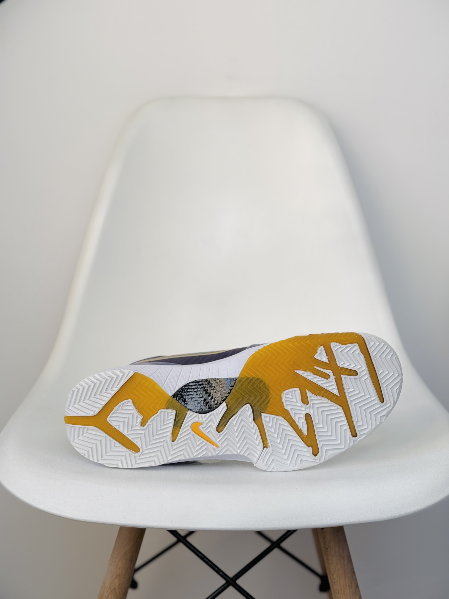  H12 UNDEFEATED Kobe4 Protro Zoom  低筒 前掌泡棉 后掌气垫  篮球 鞋 波鞋 街道休闲鞋 实战 男生 球鞋  紫金 CQ3869-500