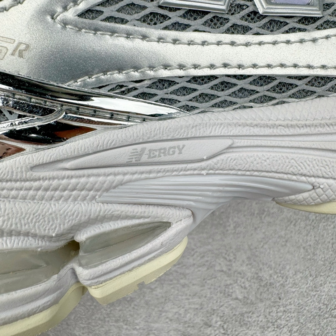  新版 The Basemen New Balance NB 1906R   低筒 复古跑鞋 耐磨透气 休闲鞋 运动鞋 波鞋 男士 女士  联名银色 M1906RBT 