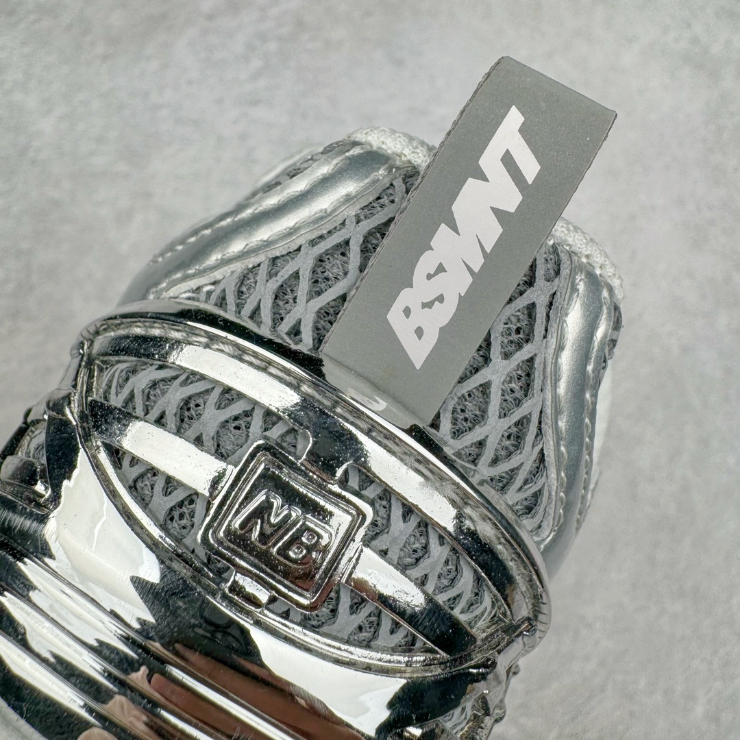  新版 The Basemen New Balance NB 1906R   低筒 复古跑鞋 耐磨透气 休闲鞋 运动鞋 波鞋 男士 女士  联名银色 M1906RBT 