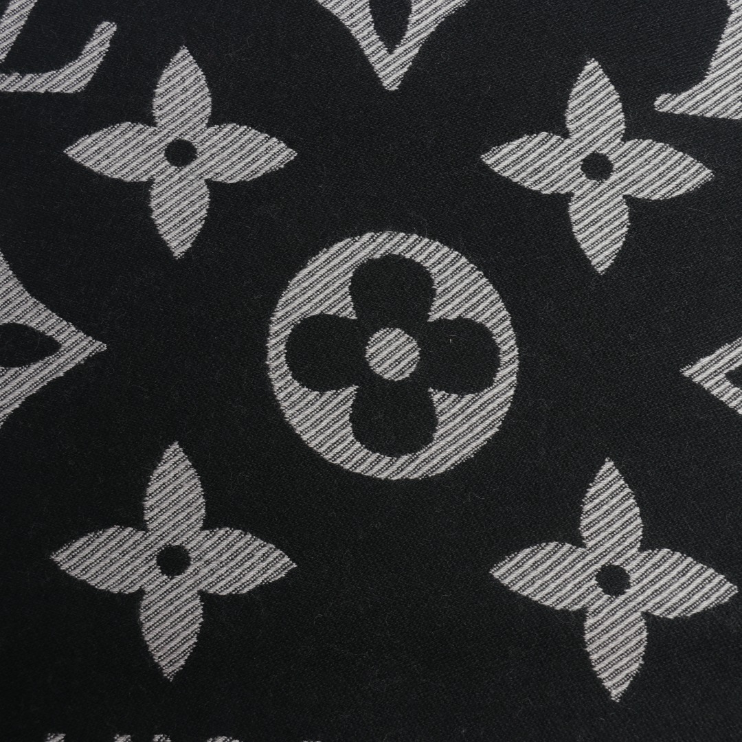  LV 22新款 满印长围巾