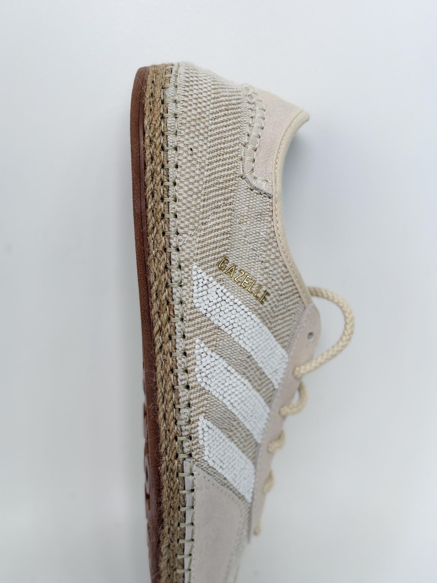 新版 CLOT Adidas Originals GAZELLE“HALO IVORY 陈冠希 低筒 德训鞋 复古板鞋 休闲鞋 男鞋 女鞋  米黄 IH3144