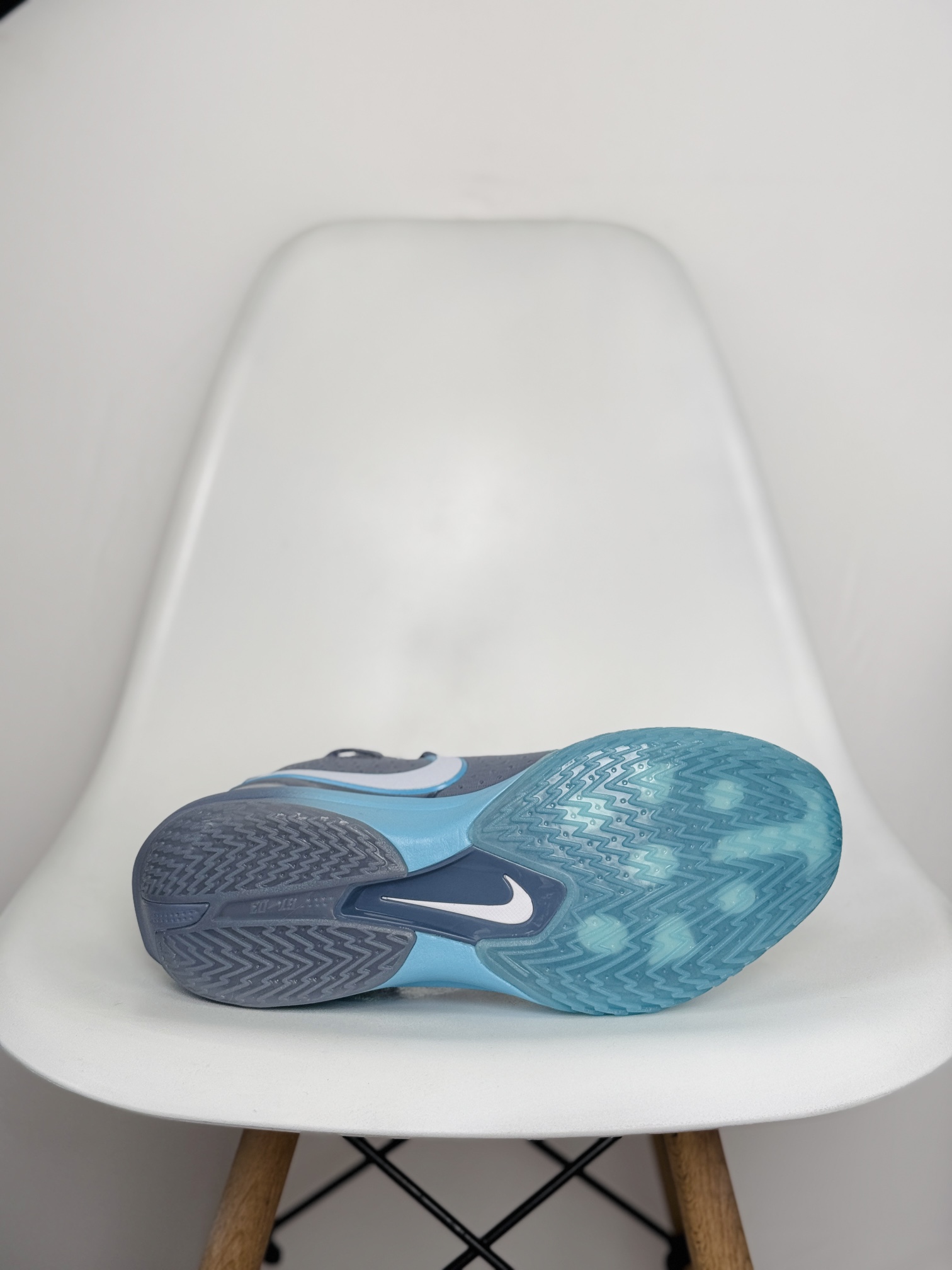  灭世纯原 ZOOM GT Cut 3  中筒  篮球鞋 球鞋 实战鞋 全掌气垫 后卫精英 TPU抗扭 男鞋 波鞋 回到未来 DV2913-402