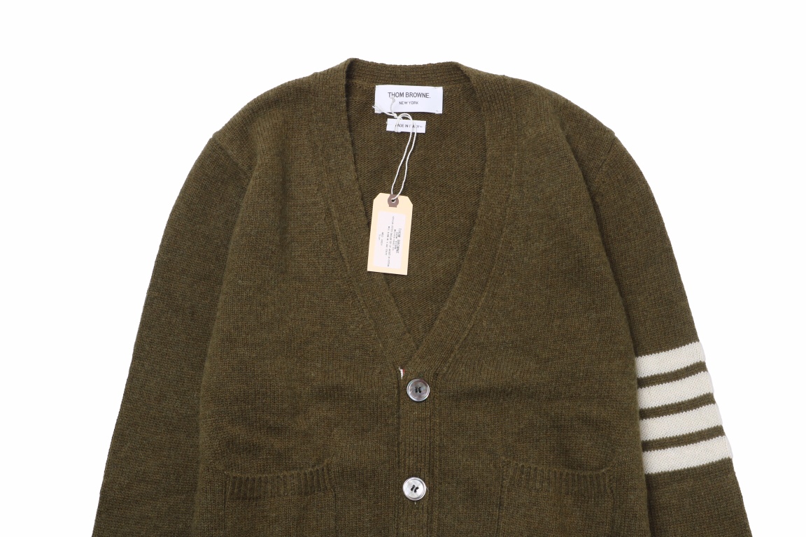  Thom Browne 四杠 开衫 条纹提花羊毛衫  针织衫 开衫 毛衣 外套 长袖 男女同款 军绿色