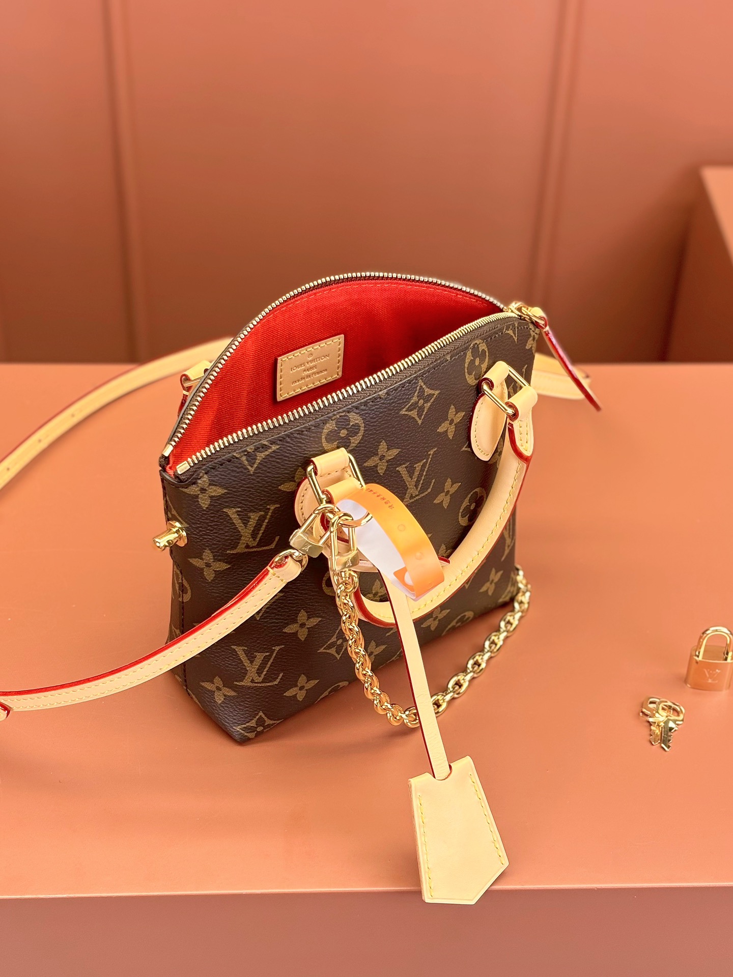  MB LOUIS VUITTON LOCKIT BB  LV 路易威登  可调节 可拆卸  牛皮革 斜挎包 单肩包 双肩包 水桶 手提包 M12019