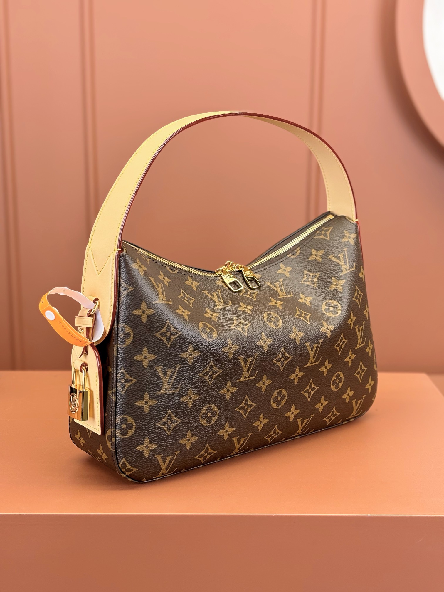  MB LOUIS VUITTON Slouchy PM  LV 路易威登  不可调节 不可拆卸  牛皮革 斜挎包 单肩包 双肩包 水桶 手提包 小号 M11952