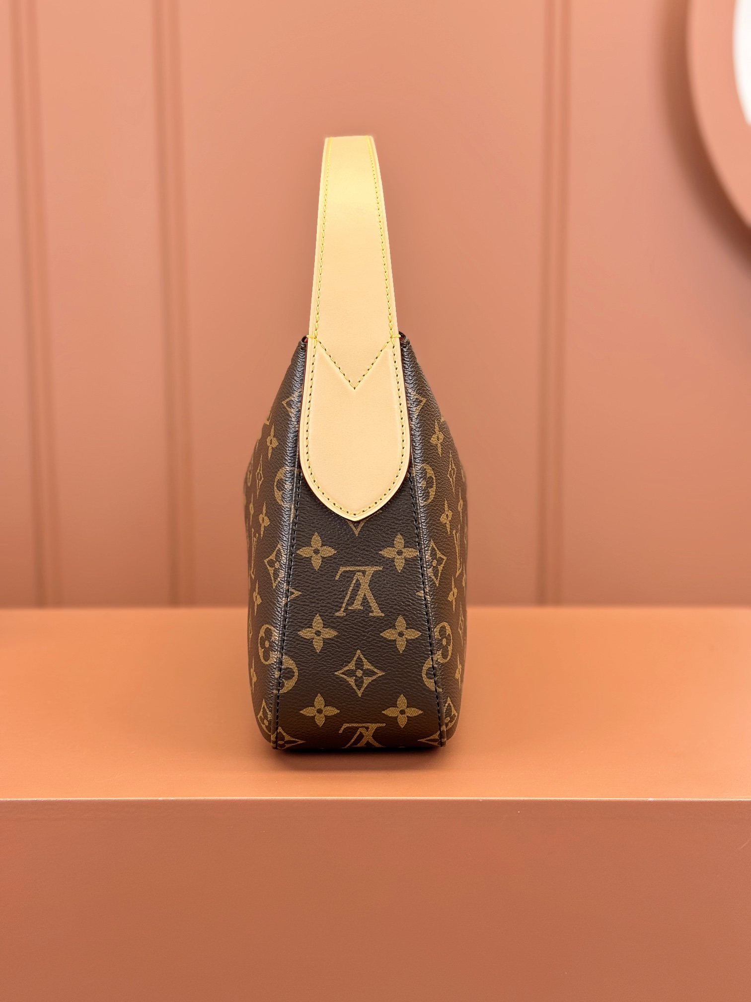  MB LOUIS VUITTON Slouchy PM  LV 路易威登  不可调节 不可拆卸  牛皮革 斜挎包 单肩包 双肩包 水桶 手提包 小号 M11952