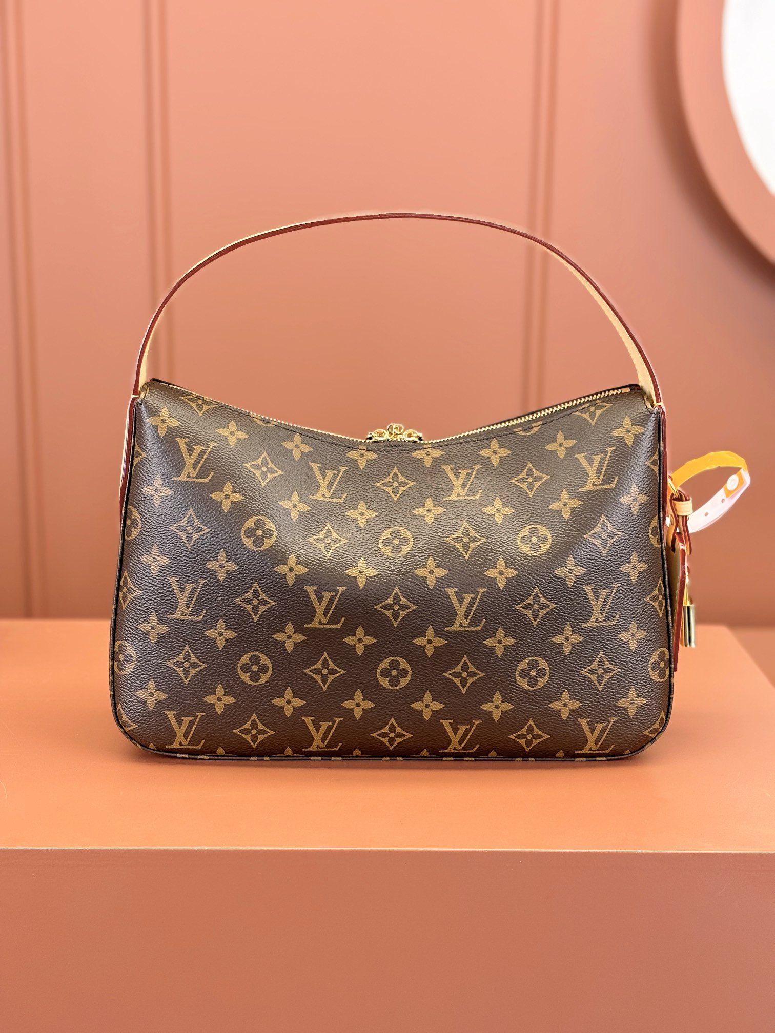  MB LOUIS VUITTON Slouchy PM  LV 路易威登  不可调节 不可拆卸  牛皮革 斜挎包 单肩包 双肩包 水桶 手提包 小号 M11952