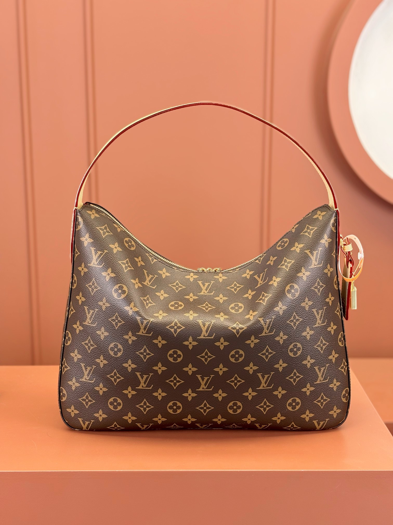  MB LOUIS VUITTON Slouchy PM  LV 路易威登  不可调节 不可拆卸  牛皮革 斜挎包 单肩包 双肩包 水桶 手提包 小号 中号 M11952/M12098