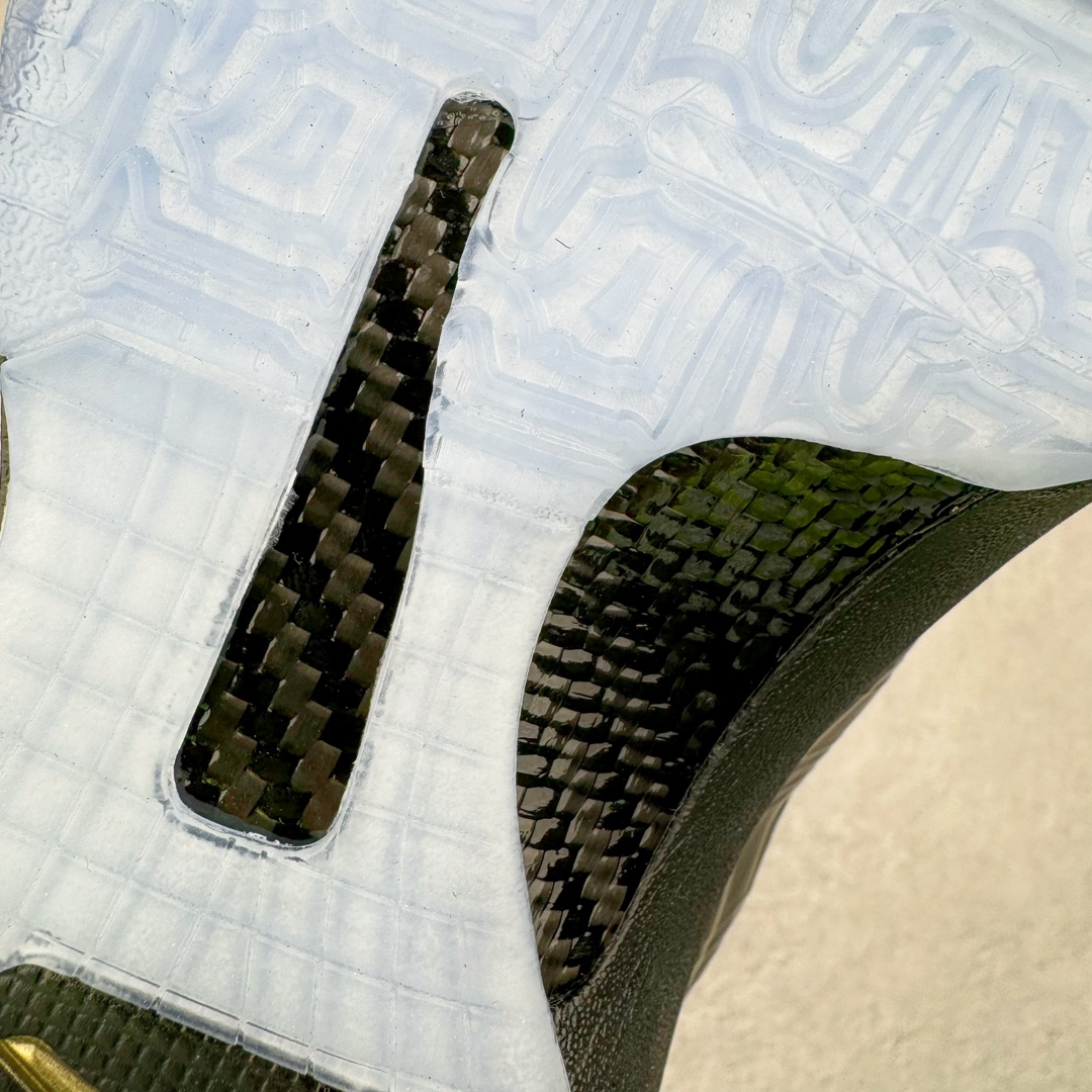  S2  Kobe5  zoom  Year OF the Mamba 科比 5  前掌气垫 后掌EVA 籃球鞋 球鞋 實戰鞋  真碳板  波鞋  黑紫金 IB4481-500