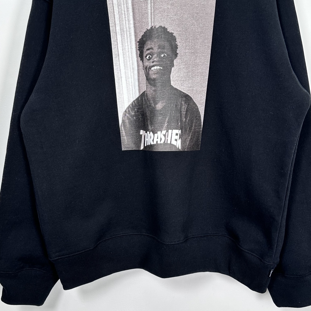  Supreme THRASHER FW24 WEEK6 Crewneck 圆领 人物 加绒 长袖卫衣  黑色 灰色  SUP-FW24-126