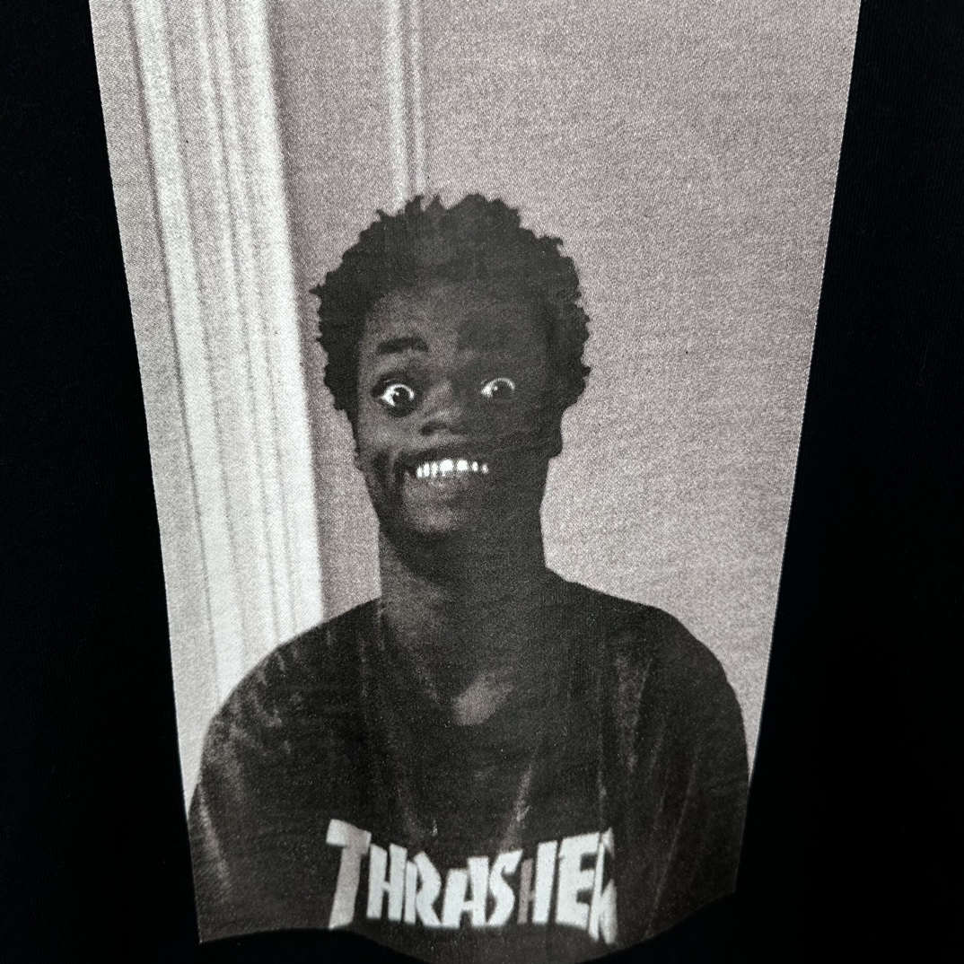  Supreme THRASHER FW24 WEEK6 Crewneck 圆领 人物 加绒 长袖卫衣  黑色 灰色  SUP-FW24-126