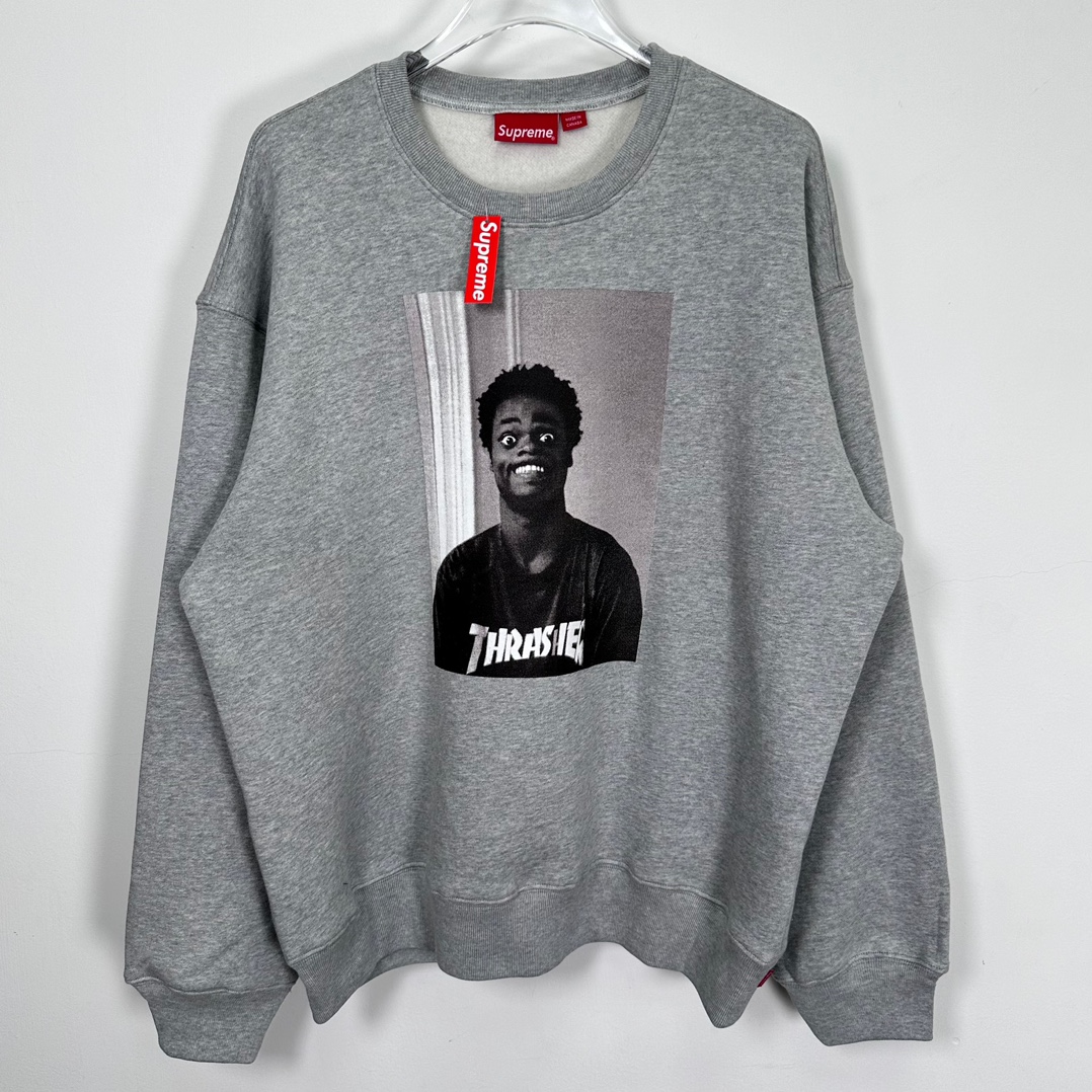  Supreme THRASHER FW24 WEEK6 Crewneck 圆领 人物 加绒 长袖卫衣  黑色 灰色  SUP-FW24-126