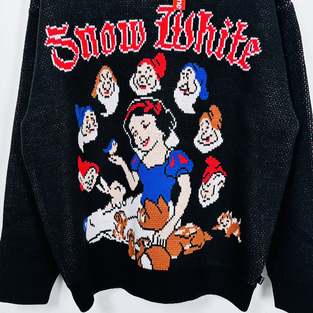   Supreme FW24 WEEK8 Show White Sweater 圆领 毛衣 人物 加绒 长袖卫衣  白雪公主 黑色 灰色