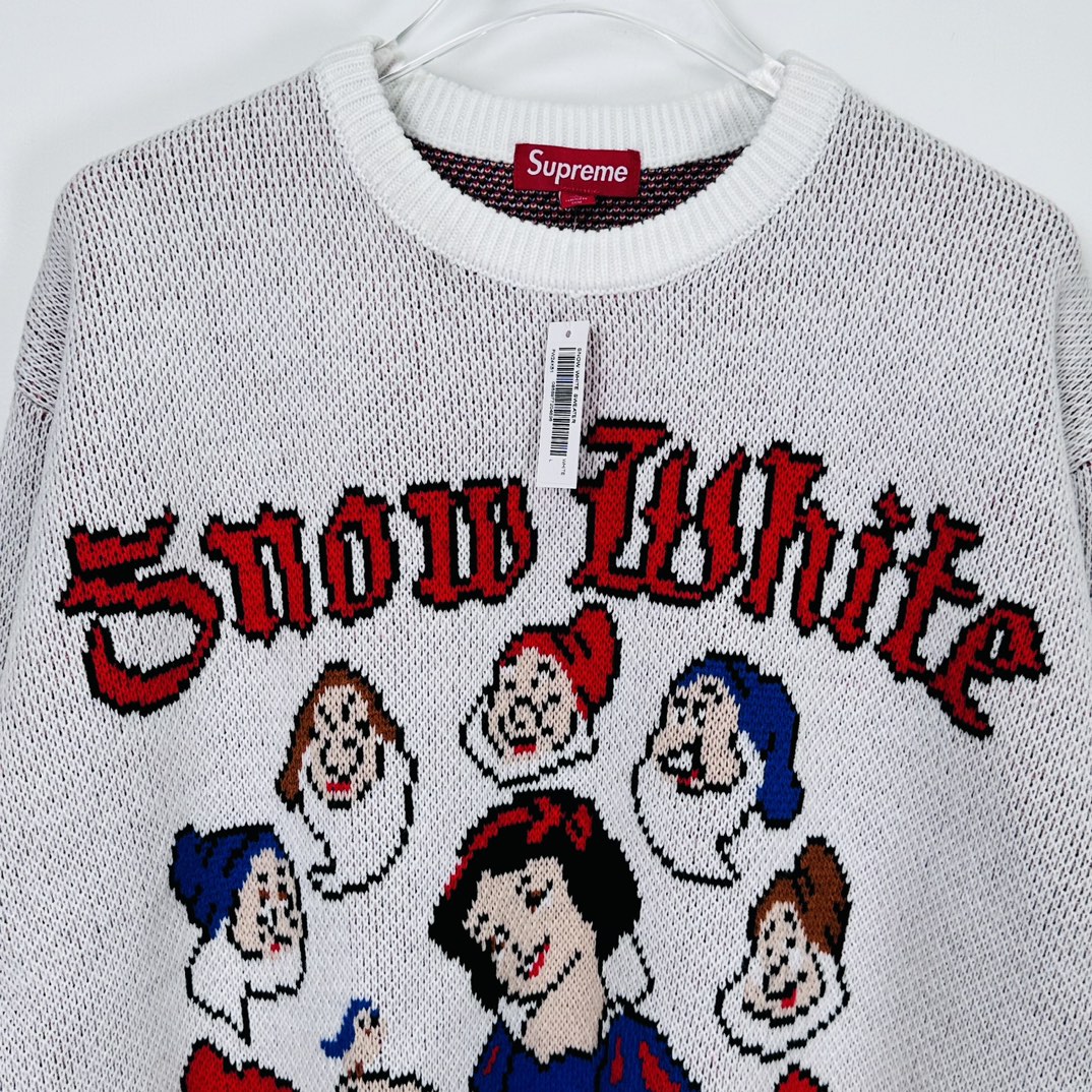   Supreme FW24 WEEK8 Show White Sweater 圆领 毛衣 人物 加绒 长袖卫衣  白雪公主 黑色 灰色