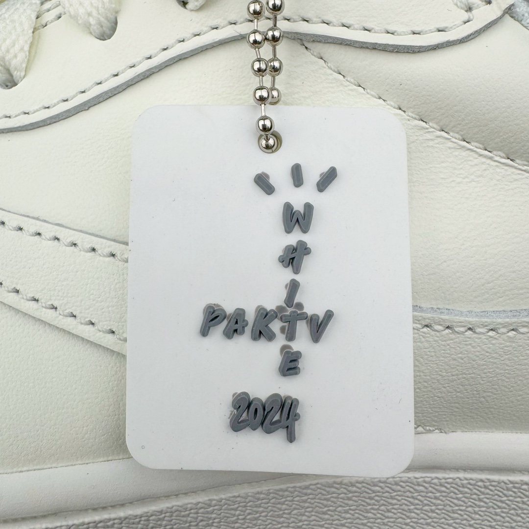  天花板 Travis Scott x Air Jordan 1 Low  倒钩 低筒 倒钩 板鞋 篮球鞋 波鞋 男女同款  亲友限定 白色 