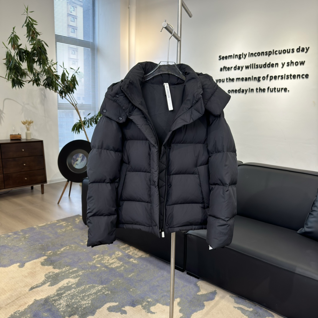  Lululemon 露露乐蒙 Wunder Puff 纯色拉链连帽长袖短款五格羽绒服 凤搂 女款 黑色