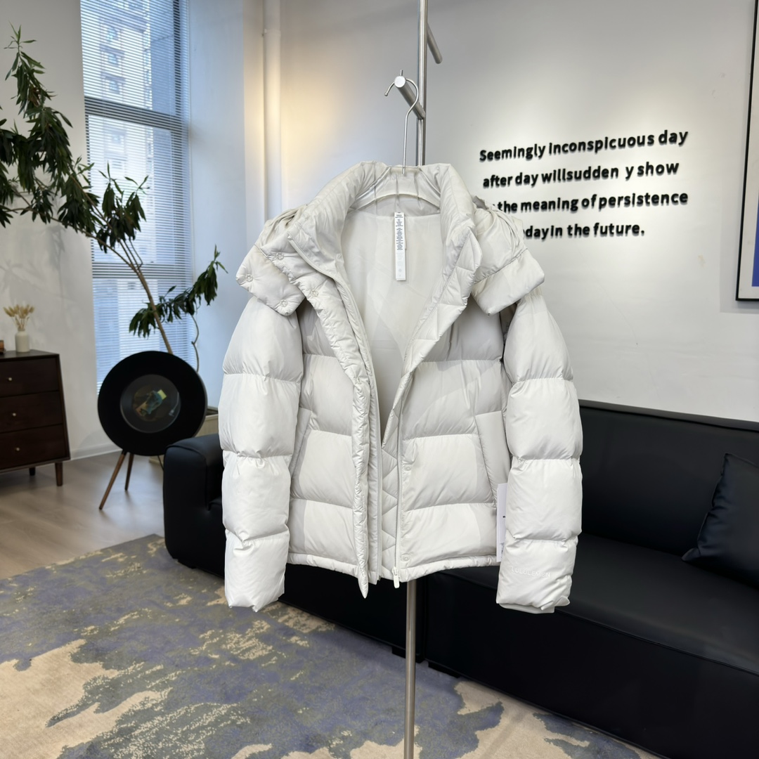  Lululemon 露露乐蒙 Wunder Puff 纯色拉链连帽长袖短款五格羽绒服 凤搂 女款 骨白