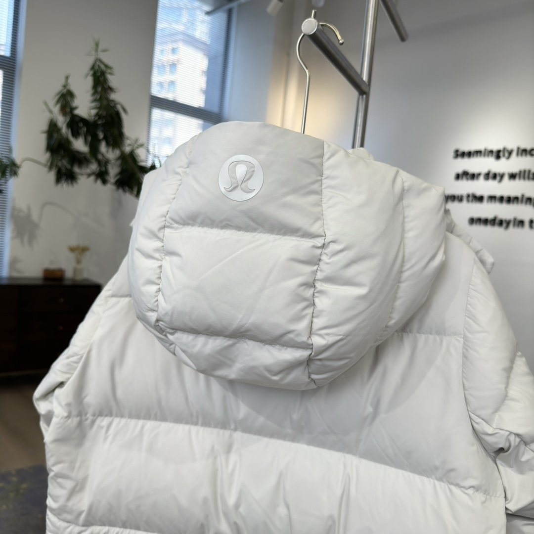  Lululemon 露露乐蒙 Wunder Puff 纯色拉链连帽长袖短款五格羽绒服 凤搂 女款 骨白