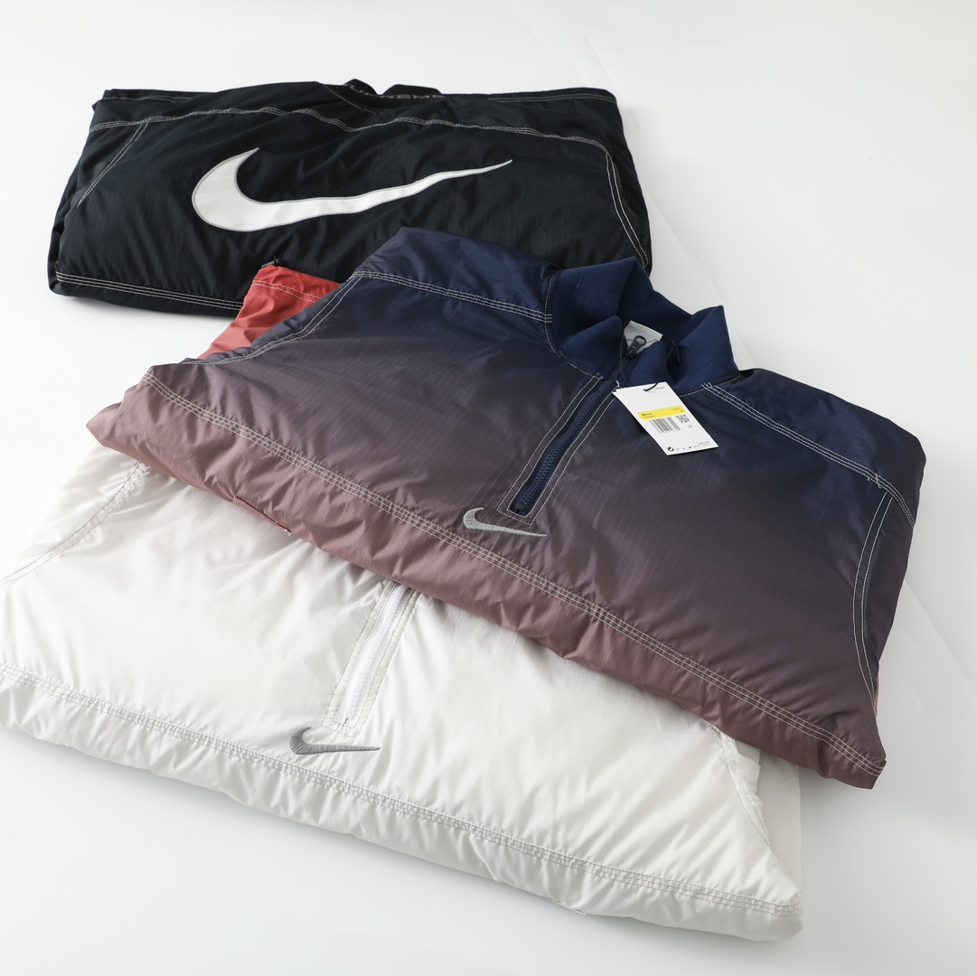 Supreme x Nike  联名款  保暖夹克 棉服 长袖 秋冬款 男女同款  反光线 黑色 白色 