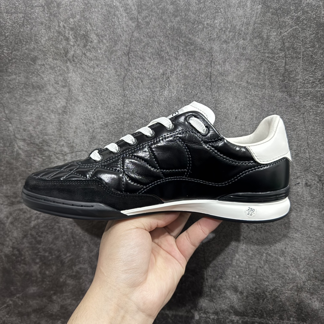  CHANEL 香奈儿  24A德训鞋  低筒 圆头运动鞋 休闲鞋 跑步鞋 女鞋  亮面黑色 G45839-B17445-NZB02