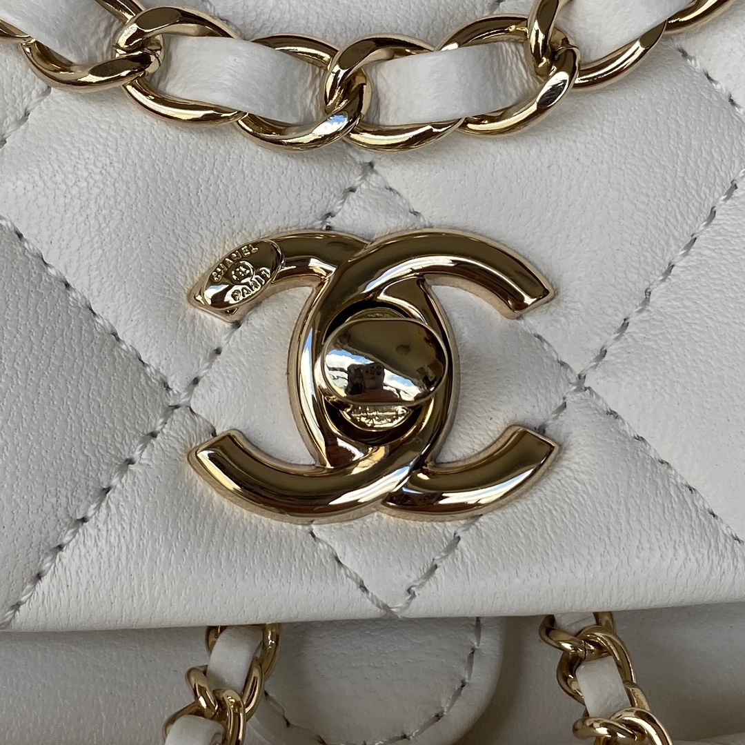Chanel 香奈儿 Duma 金扣 菱格 牛皮 背包 双肩包 黑色 白色 AS2908-B09750-94305 10601