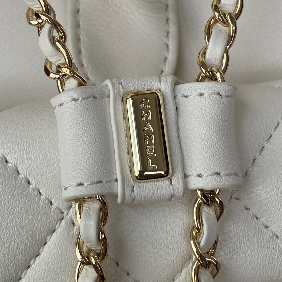 Chanel 香奈儿 Duma 金扣 菱格 牛皮 背包 双肩包 黑色 白色 AS2908-B09750-94305 10601