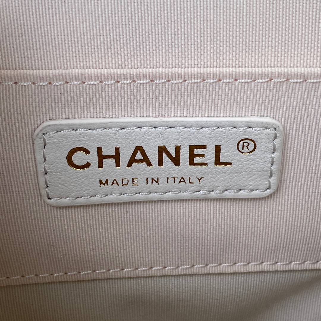 Chanel 香奈儿 Duma 金扣 菱格 牛皮 背包 双肩包 黑色 白色 AS2908-B09750-94305 10601