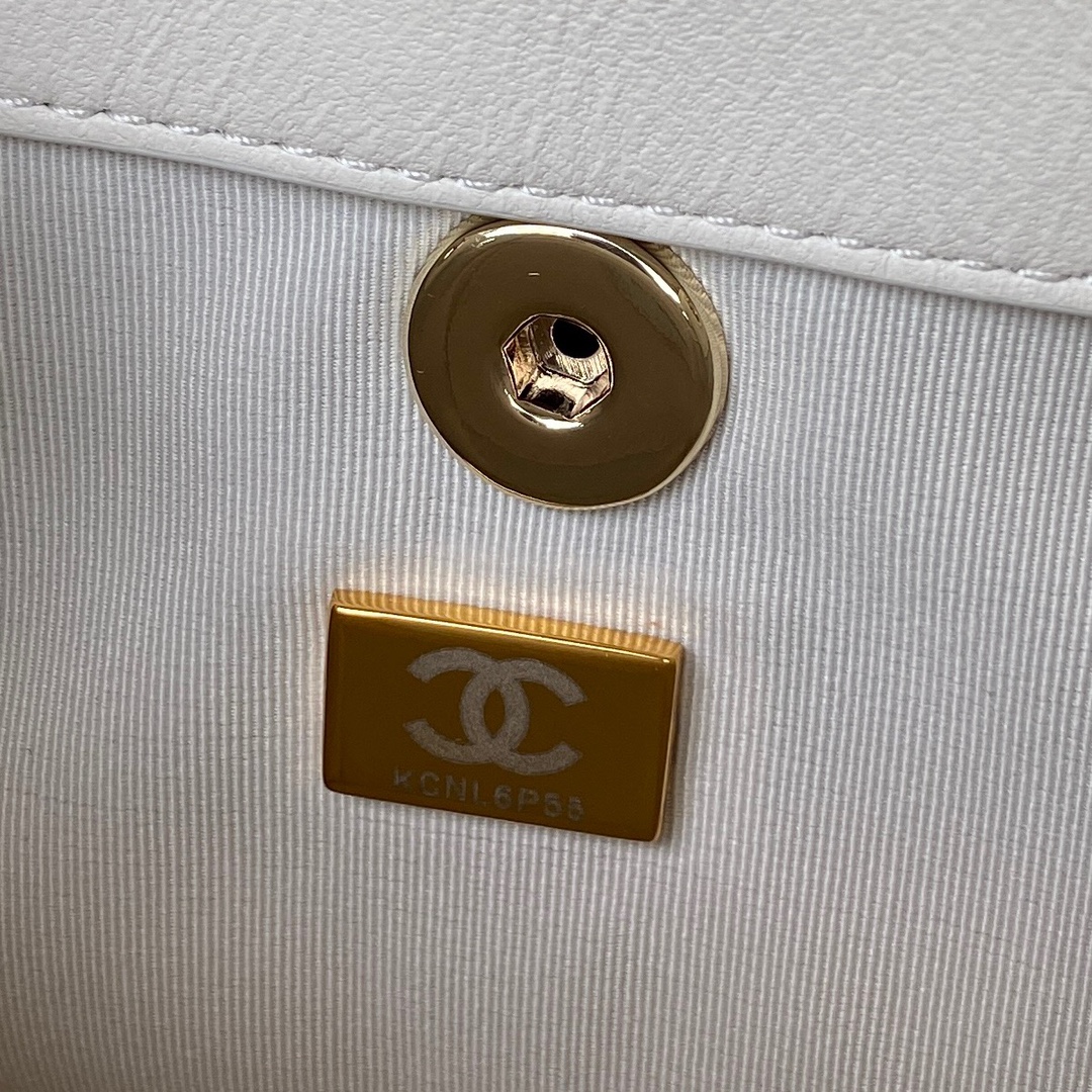 Chanel 香奈儿 Duma 金扣 菱格 牛皮 背包 双肩包 黑色 白色 AS2908-B09750-94305 10601