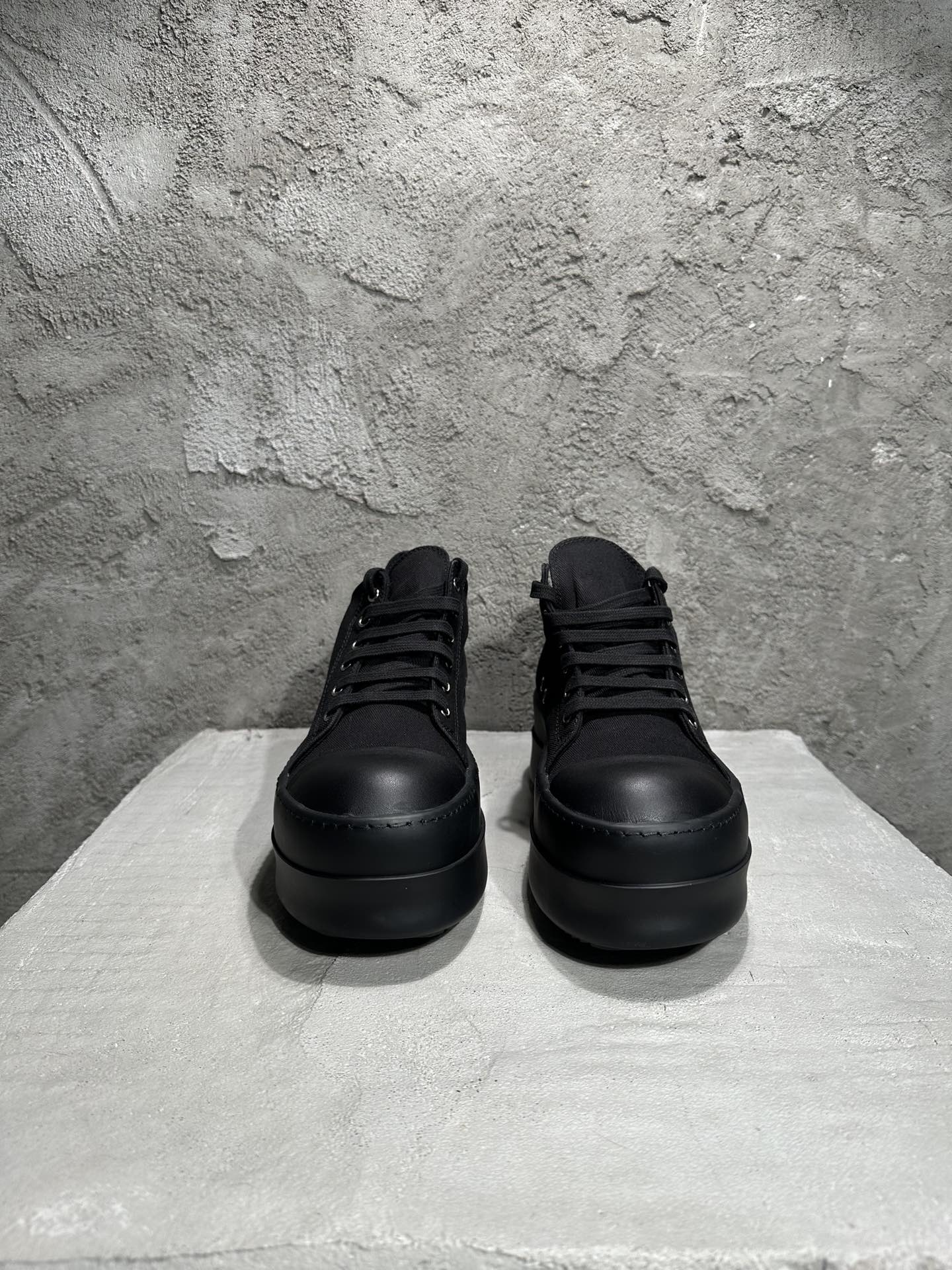 RICK OWENS RO High-Top Black 低筒 厚底 板鞋 休闲鞋 男鞋 女鞋 波鞋  帆布 黑色厚底 DU02D2832DO-999 
