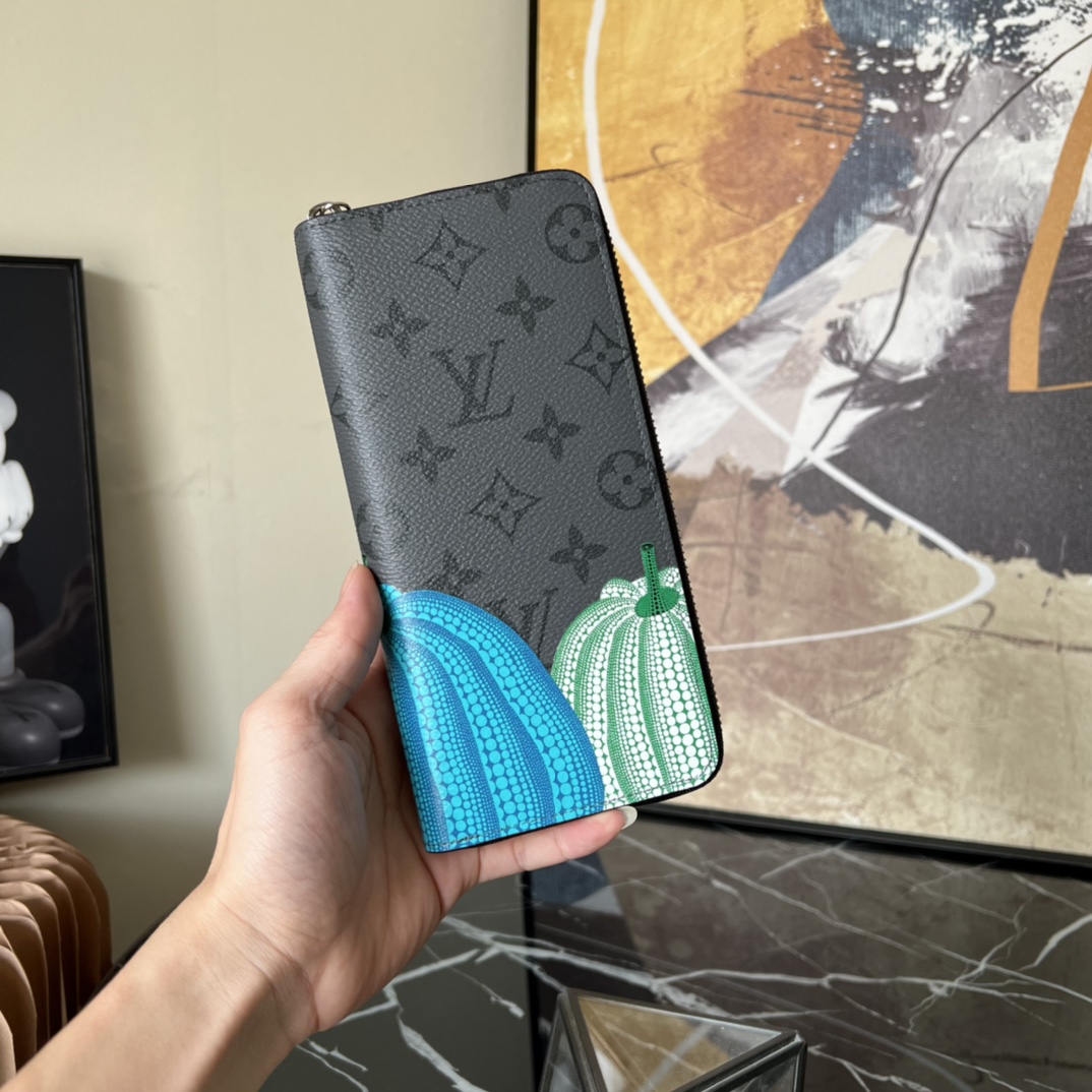 LOUIS VUITTON x Yayoi Kusama Zippy Vertical Wallet 彩色南瓜老花满印 涂层帆布拼皮  路易威登 钱包  长夹 草间弥生 灰色 M81971