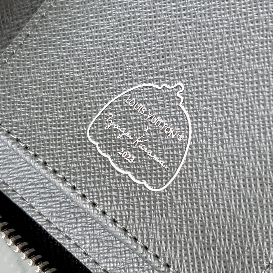 LOUIS VUITTON x Yayoi Kusama Zippy Vertical Wallet 彩色南瓜老花满印 涂层帆布拼皮  路易威登 钱包  长夹 草间弥生 灰色 M81971