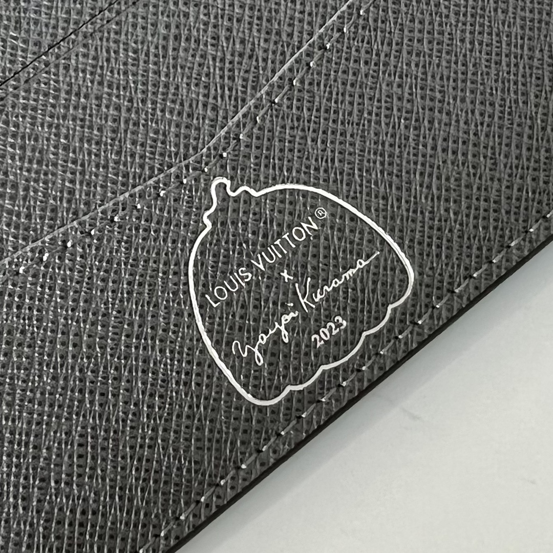 LOUIS VUITTON x Yayoi Kusama Zippy Vertical Wallet 彩色南瓜老花满印 涂层帆布拼皮  路易威登 钱包  短夹  草间弥生 灰色 M81967