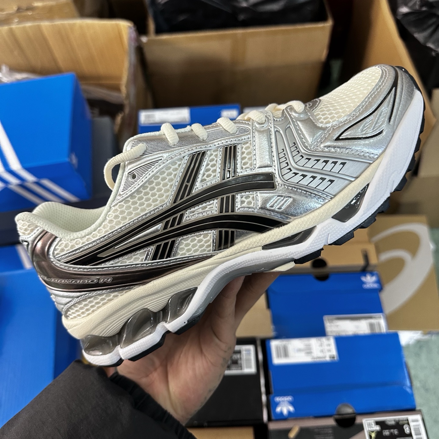  新版 ASICS GEL-KAYANO K14 亚瑟士  低筒 减震 户外 运动鞋 跑步鞋  休闲鞋 板鞋 男女同款   1201A019-108