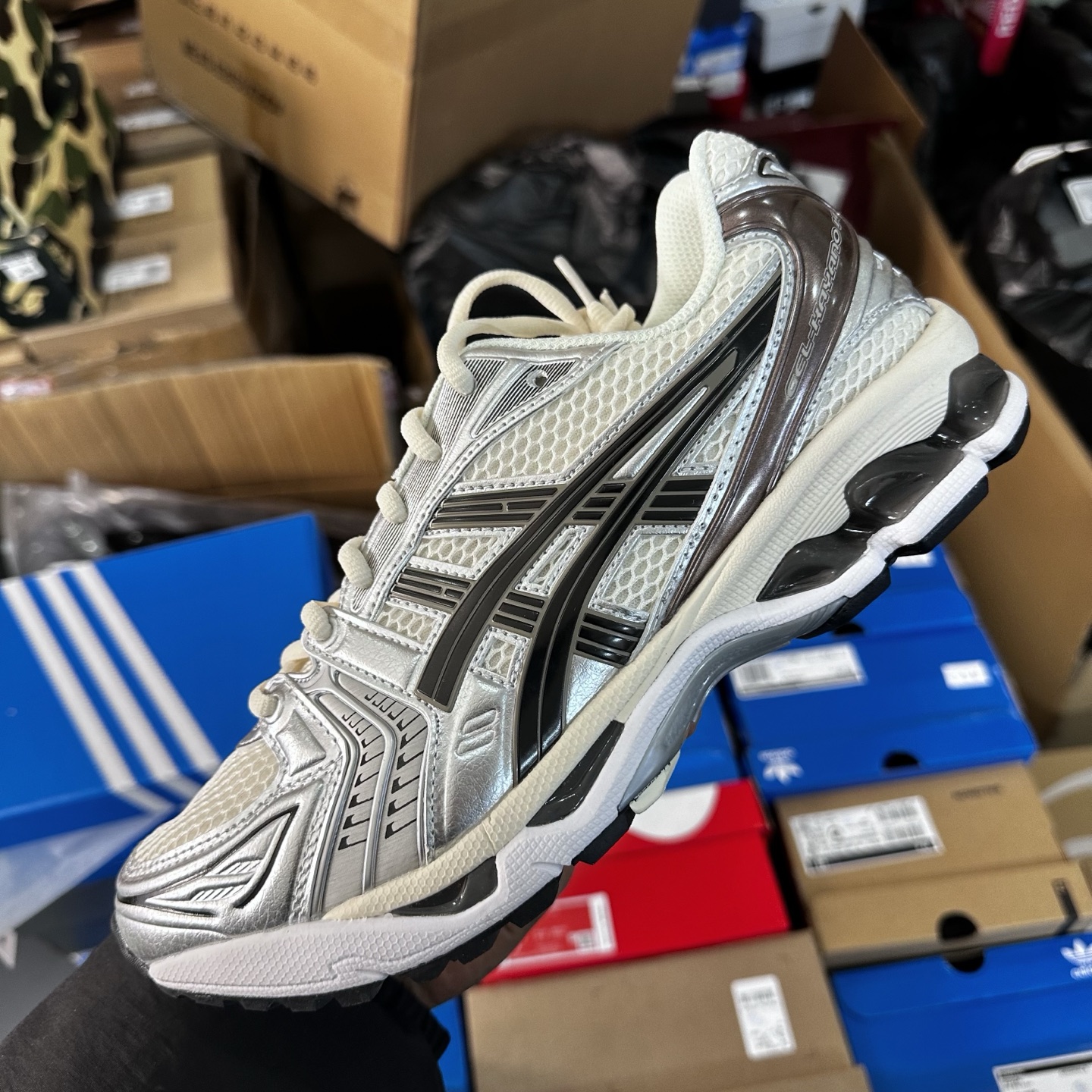  新版 ASICS GEL-KAYANO K14 亚瑟士  低筒 减震 户外 运动鞋 跑步鞋  休闲鞋 板鞋 男女同款   1201A019-108