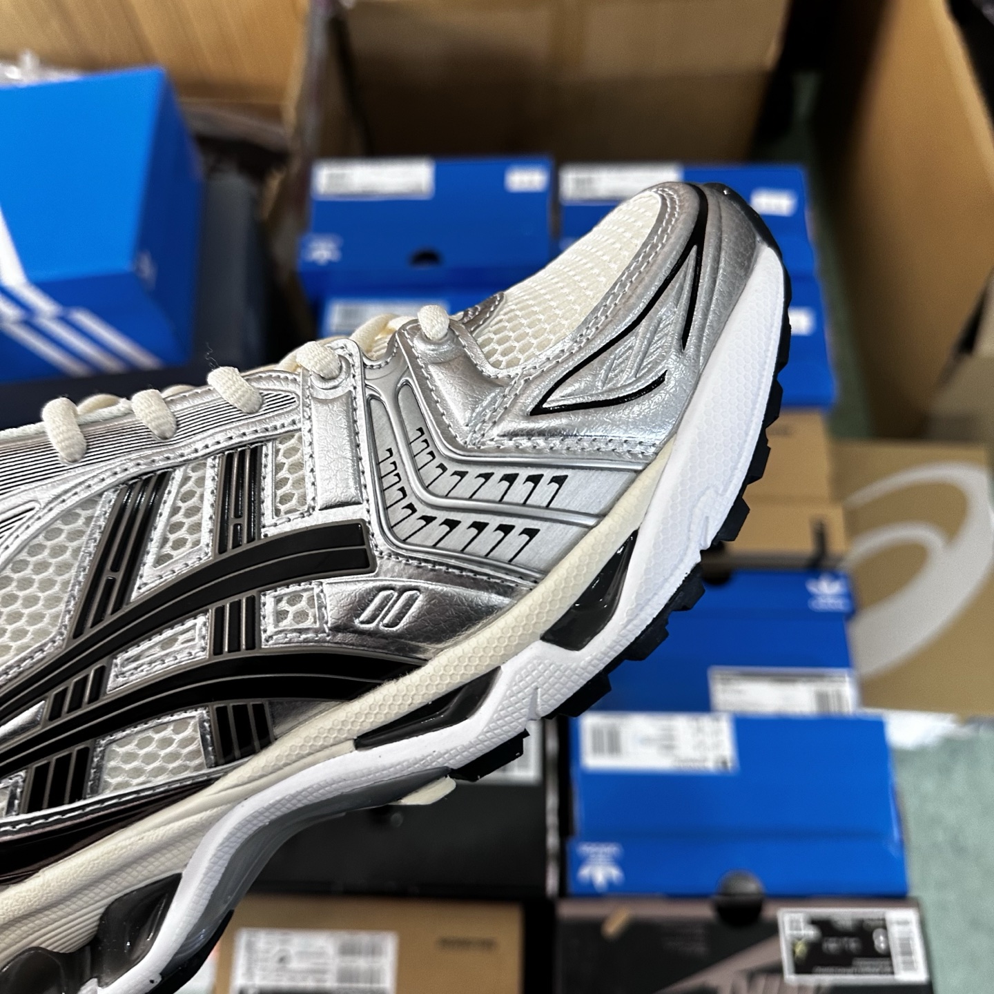  新版 ASICS GEL-KAYANO K14 亚瑟士  低筒 减震 户外 运动鞋 跑步鞋  休闲鞋 板鞋 男女同款   1201A019-108