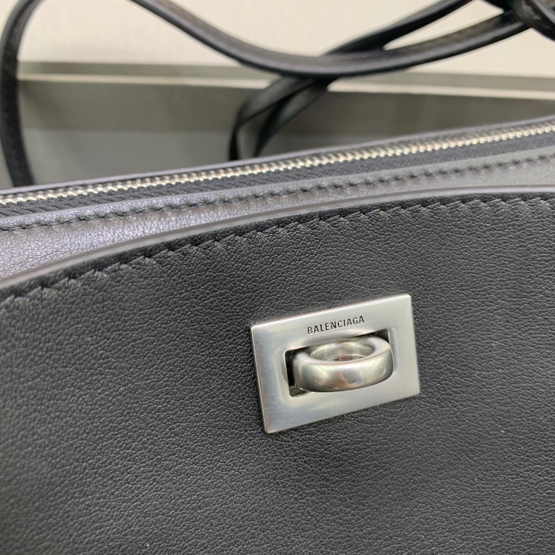 Balencia Rodeo 巴黎世家 皮革  牛皮 时尚 手机包 单肩包 斜跨 手提包 腰包 男女同款 黑色 金色 8141112ABKX1000