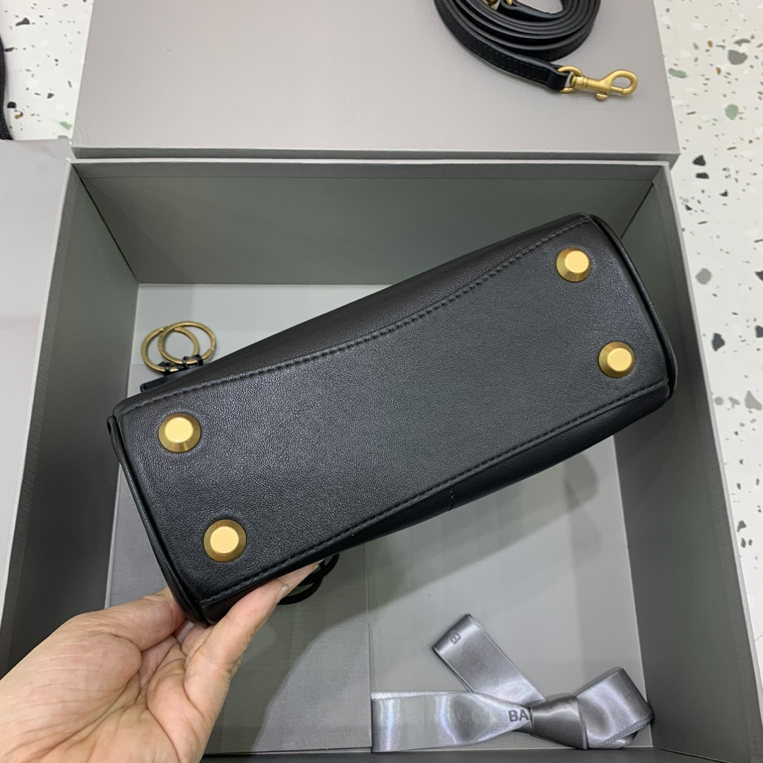 Balencia Rodeo 巴黎世家 皮革  牛皮 时尚 手机包 单肩包 斜跨 手提包 腰包 男女同款 大号/中号/小号/mini  7897442AA4V1000 7897722 7897792 7954562