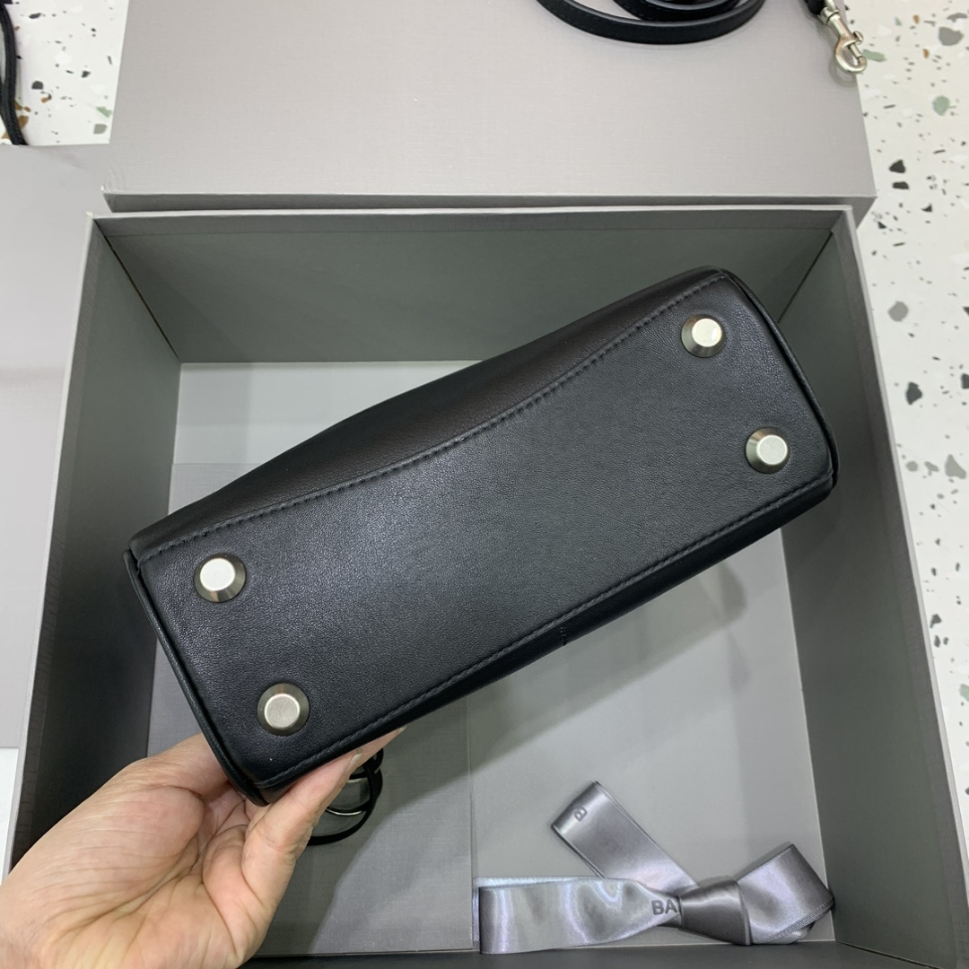  银标 Balencia Rodeo 巴黎世家 皮革  牛皮 时尚 手机包 单肩包 斜跨 手提包 腰包 男女同款 大号/中号/小号/mini 7897442AA4U1000/7897722/7897792/7954562