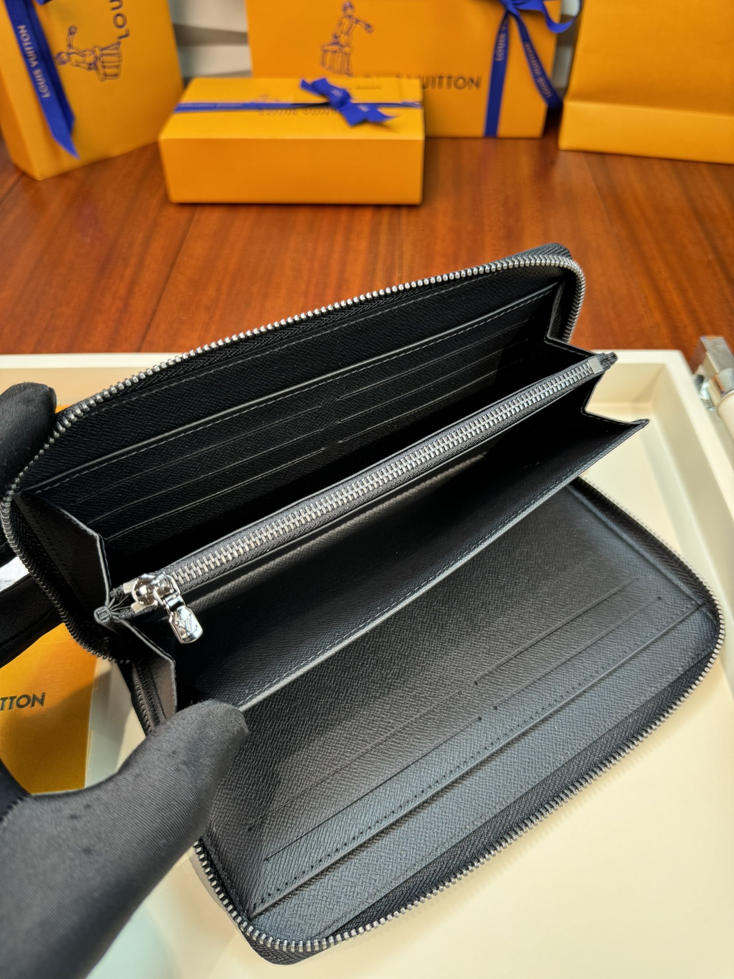 新版 LOUIS VUITTON  Zippy Organizer LV钱包  路易威登 涂层帆布拼皮 老花 卡包 开合 长夹  灰黑  M82081