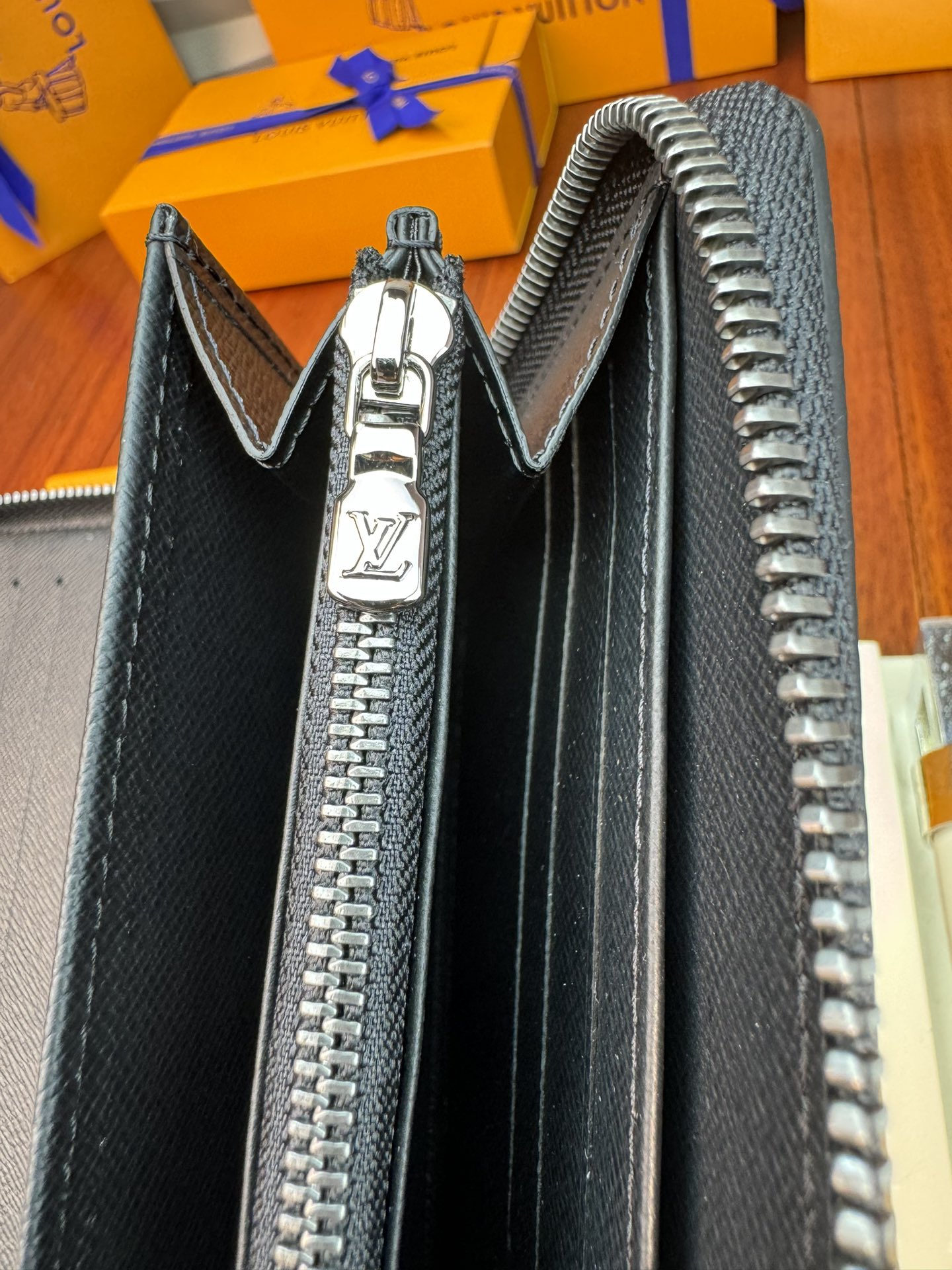 新版 LOUIS VUITTON  Zippy Organizer LV钱包  路易威登 涂层帆布拼皮 老花 卡包 开合 长夹  灰黑  M82081