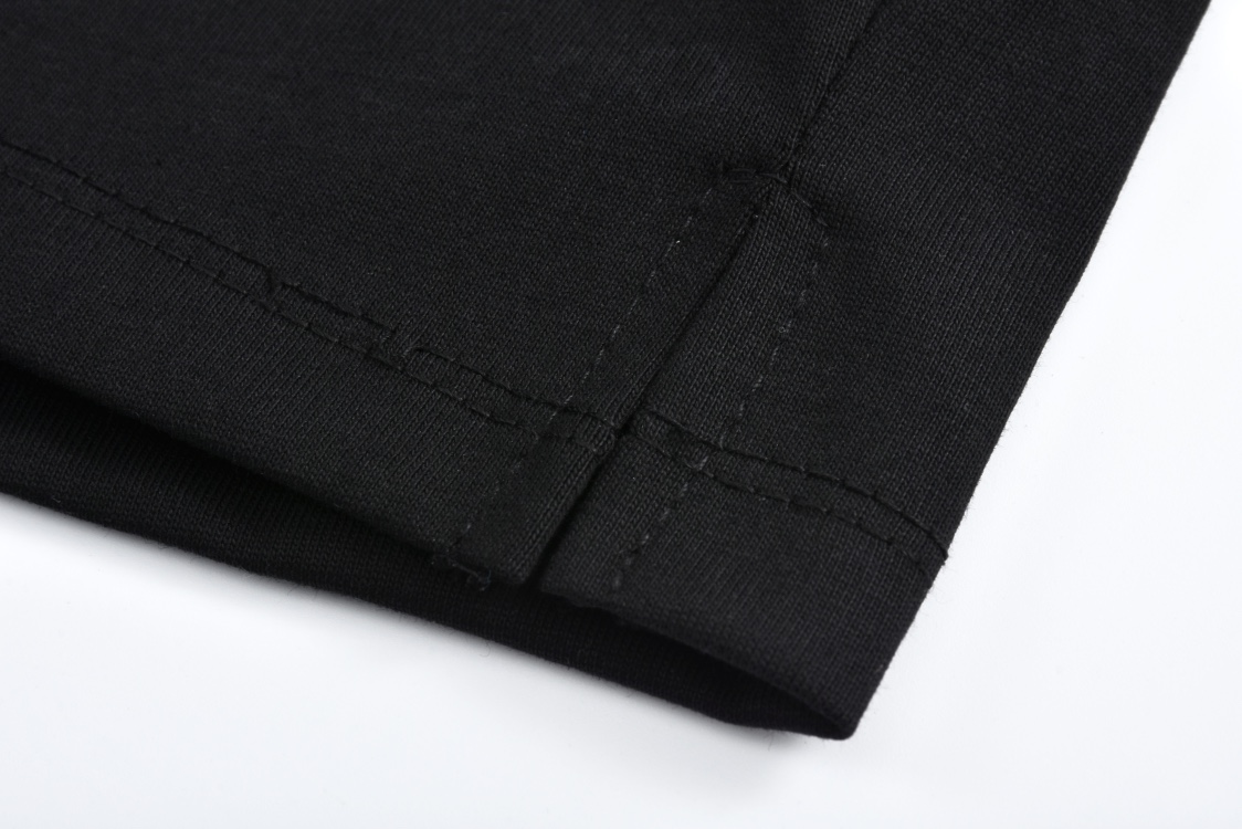 MIU MIU 缪缪 小刺绣 长袖 T恤 休闲 圆领 黑色 白色 