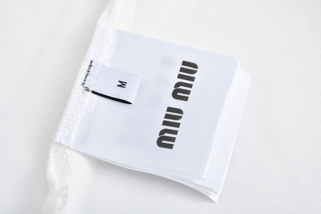 MIU MIU 缪缪 小刺绣 长袖 T恤 休闲 圆领 黑色 白色 