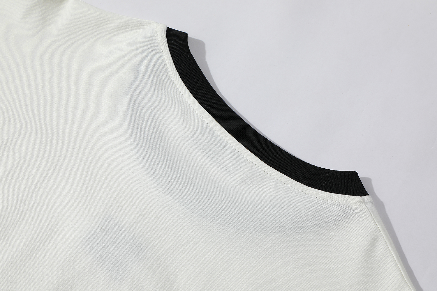 MIU MIU 微标刺绣撞色 字母logo圆领 短袖 T恤 夏季 白色 黑色 