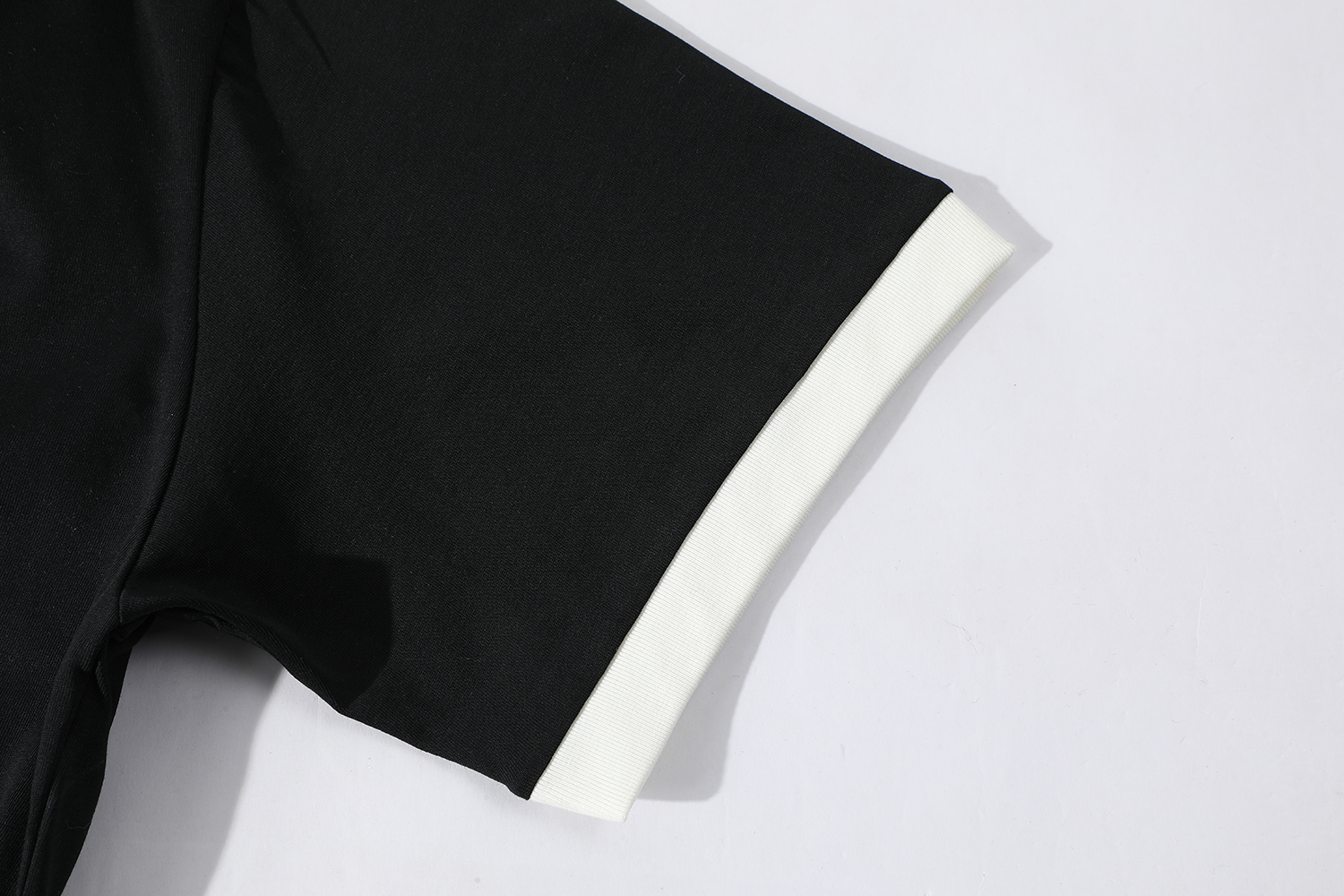 MIU MIU 微标刺绣撞色 字母logo圆领 短袖 T恤 夏季 白色 黑色 