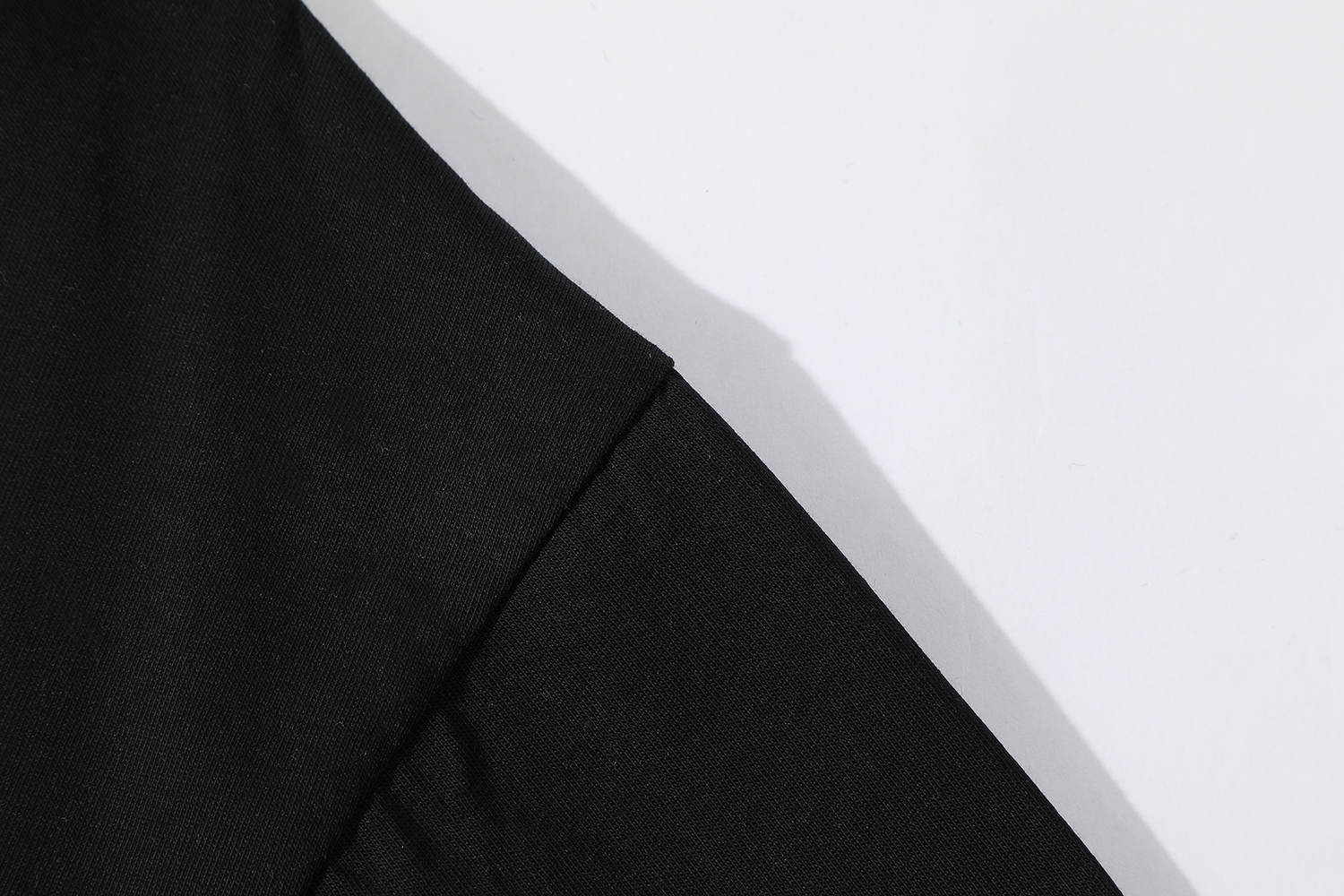 MIU MIU 微标刺绣撞色 字母logo圆领 短袖 T恤 夏季 白色 黑色 