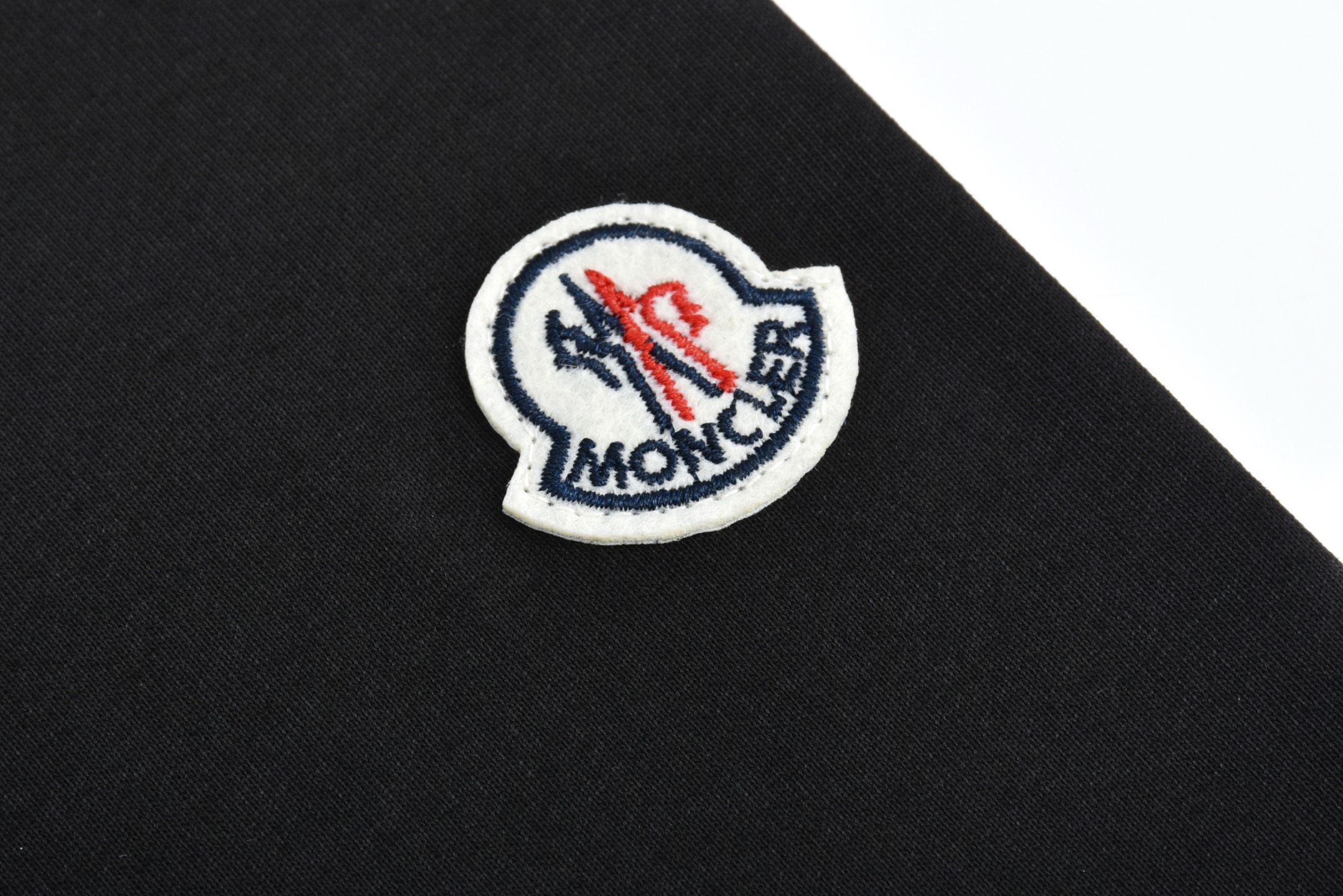 Moncler 蒙口  标识刺绣 字母提花 圆领 宽松 透气 短袖T恤 白色 黑色-20 K10918C001189AJS034