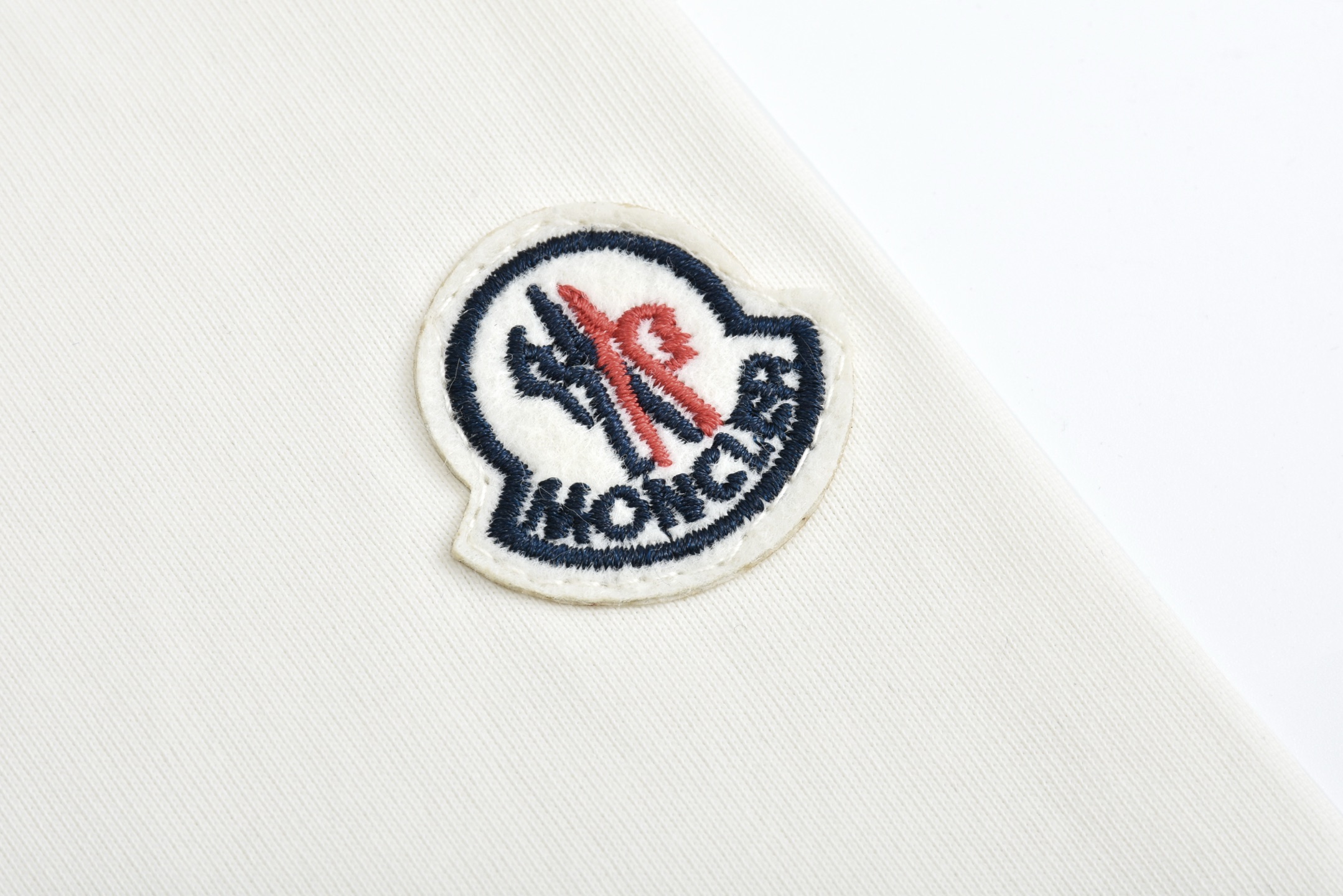 Moncler 蒙口  标识刺绣 字母提花 圆领 宽松 透气 短袖T恤 白色 黑色-20 K10918C001189AJS034