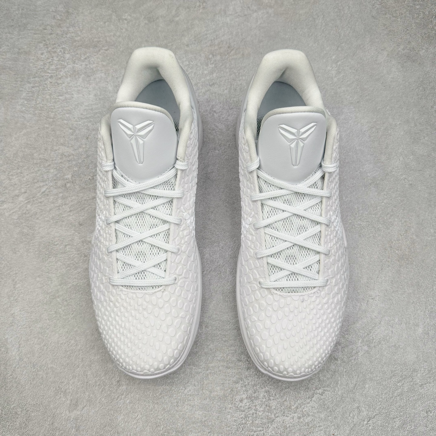 STAR -S级别 Kobe 6 篮球鞋 球鞋 波鞋 实战鞋 运动耐磨防滑 男鞋  布克PE 纯白