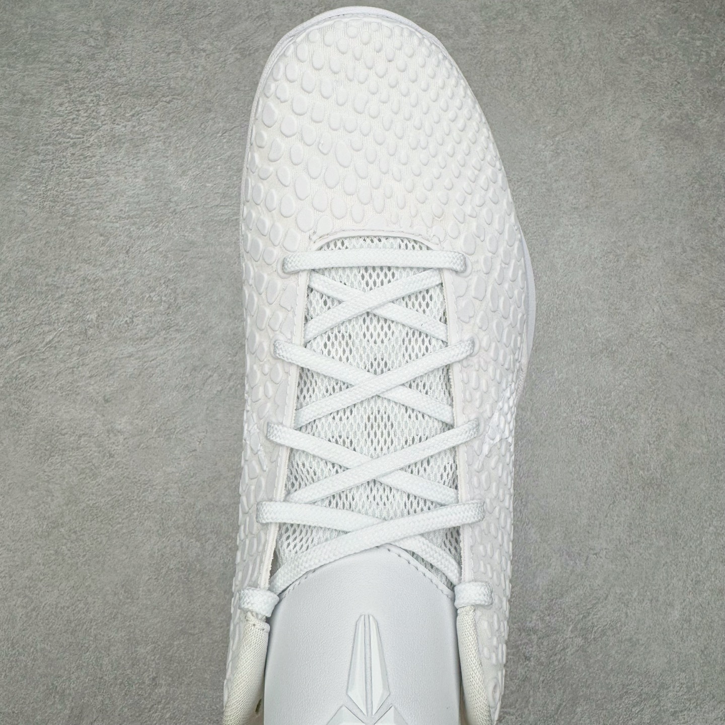 STAR -S级别 Kobe 6 篮球鞋 球鞋 波鞋 实战鞋 运动耐磨防滑 男鞋  布克PE 纯白