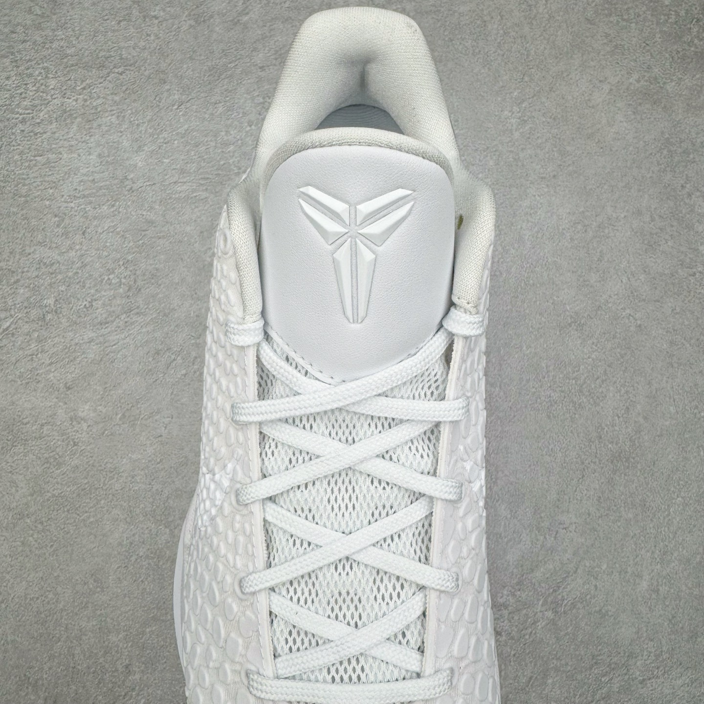 STAR -S级别 Kobe 6 篮球鞋 球鞋 波鞋 实战鞋 运动耐磨防滑 男鞋  布克PE 纯白